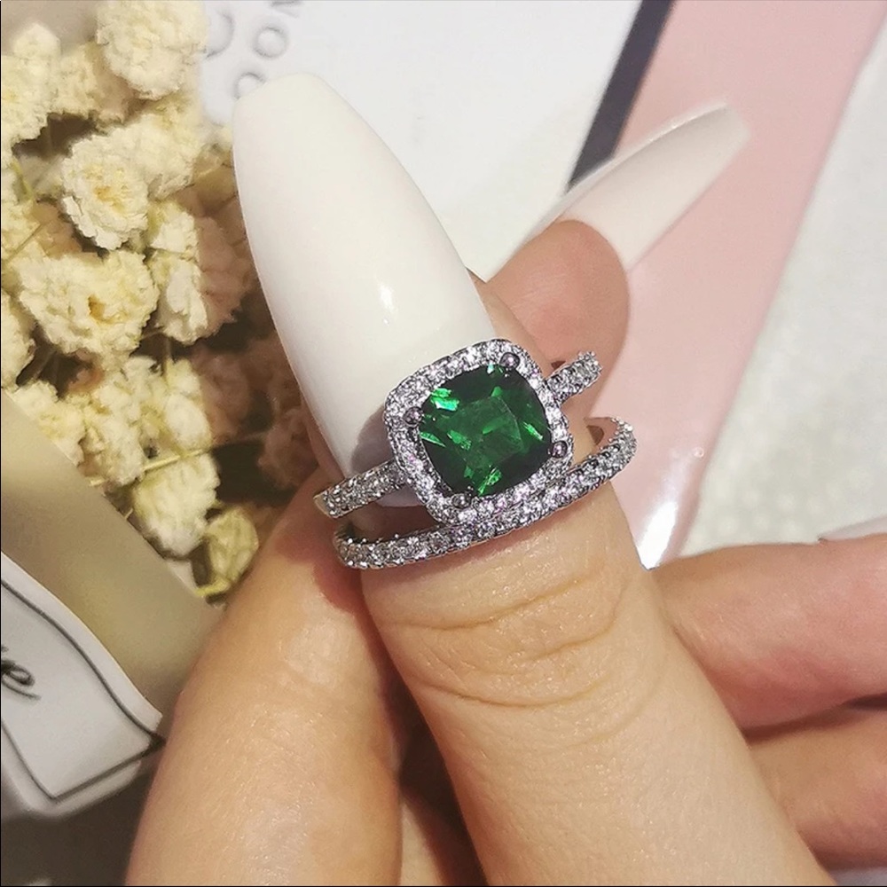 Green cushion cut  engagement ring earring set - Picture 2 of 3